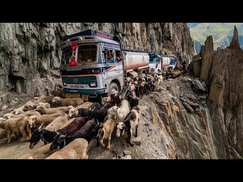 Видео: Дорога в ад: четыре самых опасных дороги в мире
