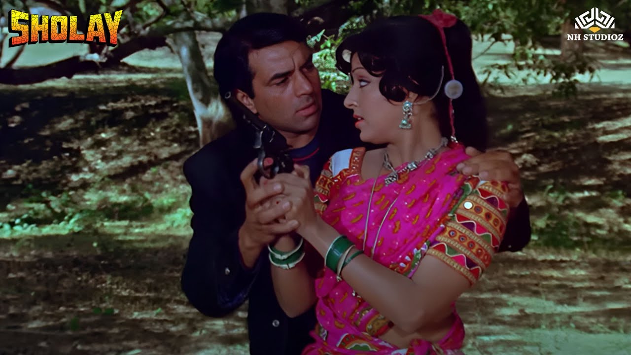 Basanti  sholay  amitabhbachchan  hemamalini  dharmendra  superhitscene  sholaymovie