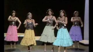 The Nolan Sisters - Lay That Pistol Down