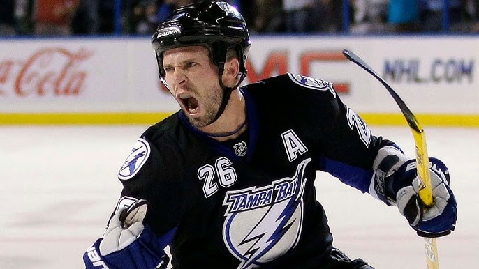 Martin St. Louis gets his No. 26 retired by Tampa Bay Lightning (Video)