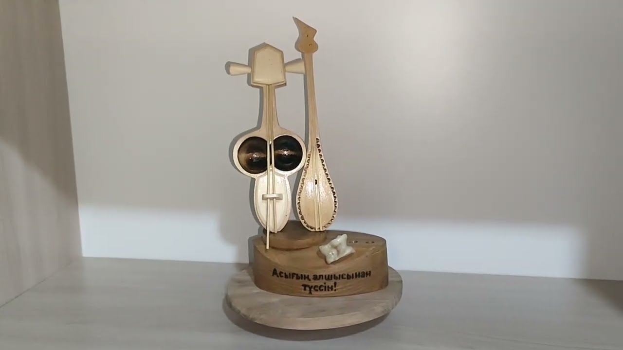 Интернаттағы ақыл-есі кем қыздармен жыныстық қатынас Орыс секретарша порно