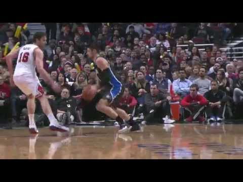 Nikola Vucevic Posterizes Pau Gasol