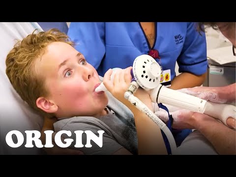 Este joven sufre un dolor agonizante tras un grave accidente | Dentro del Hospital Infantil | Episodio completo documentary thumbnail