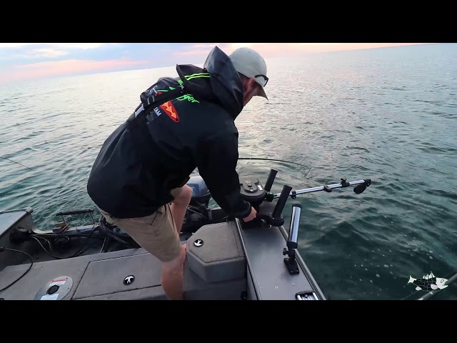 How to use a downrigger for salmon and trout fishing 