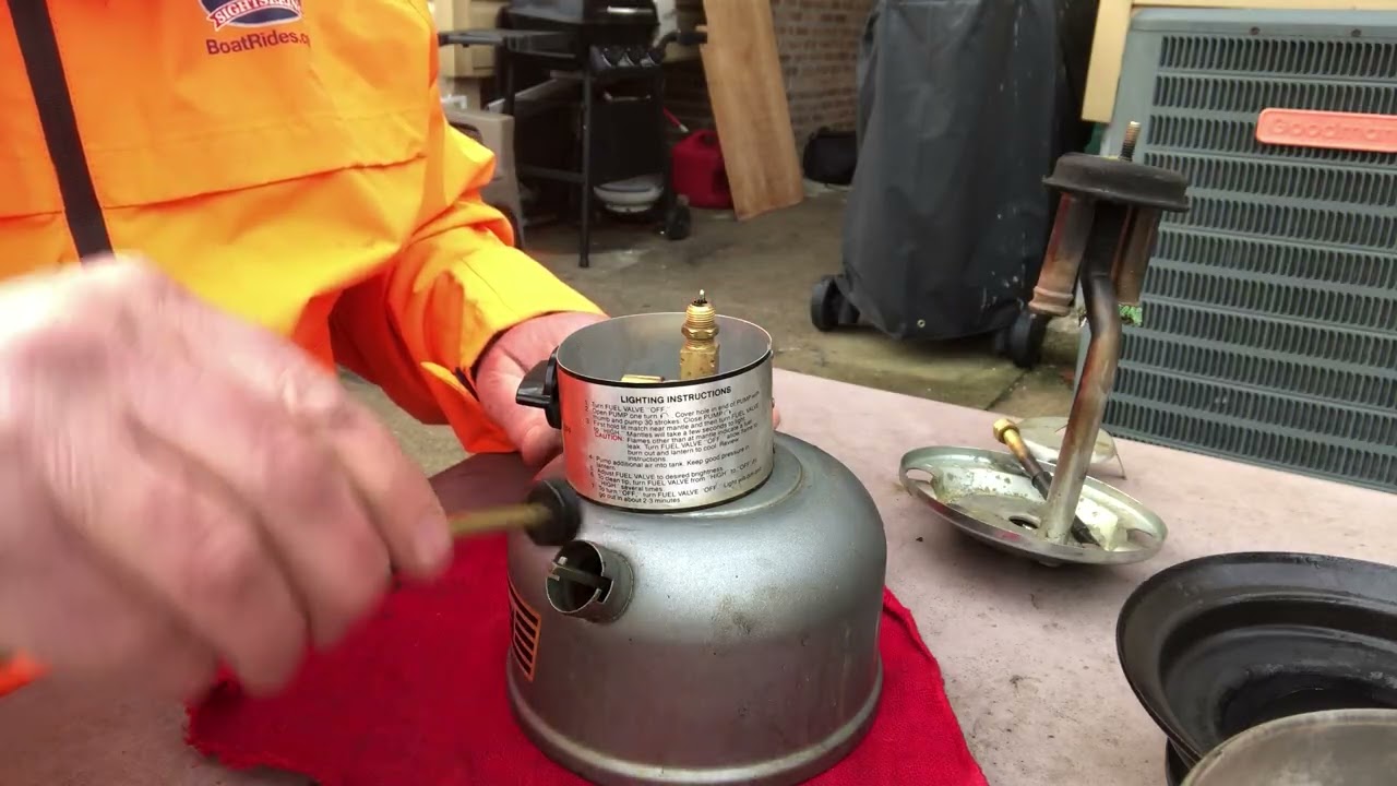 Двухтопливный фонарь Coleman - не работает