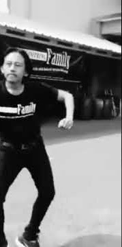 Kang mus lagi joget