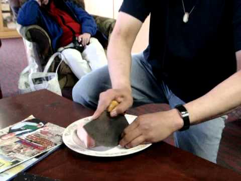鯨魚肉初體驗.MP4