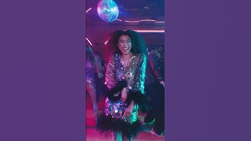 Google Lens in Chrome helps you find the best accessory to a murder mystery party. Give it a try! 🔎