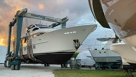 Four days in the boatyard, 116 Lazzara MY