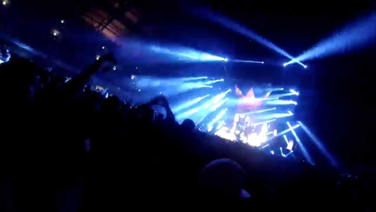 DVBBS live at Mega HitsKings Fest - MAKJ & M35 - GO (Showtek Edit)