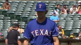 TEX@OAK: Hamels induces four double plays, earns win