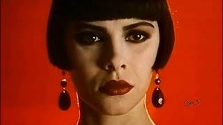 Watch Crazy Loop Tango video