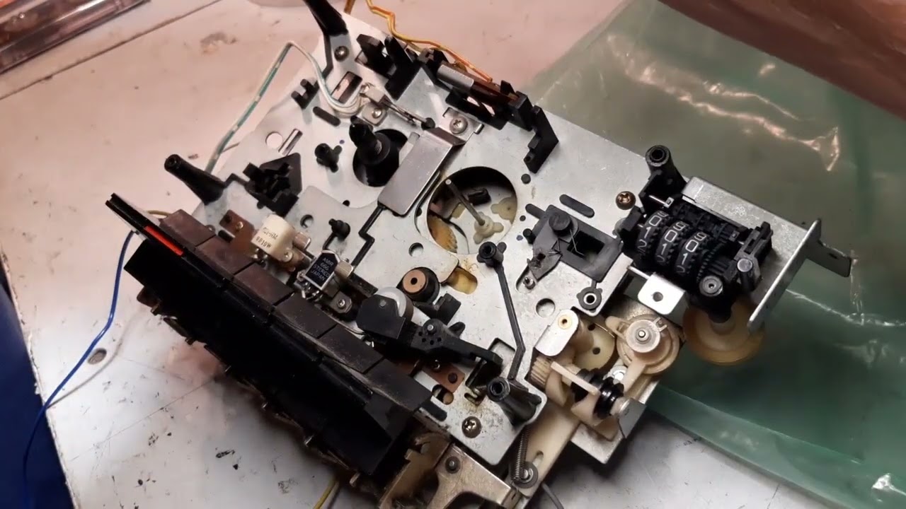 Akai CS703D - YouTube