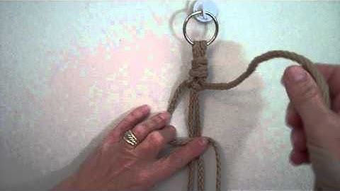 Square Knots in 4 Easy Steps from MacrameForFun.com