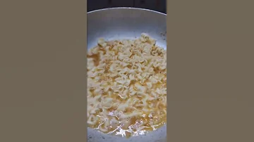 20 second Maggi noodles 🍜 short #maggi #noodles #egg #noodleslover #noodlesrecipe