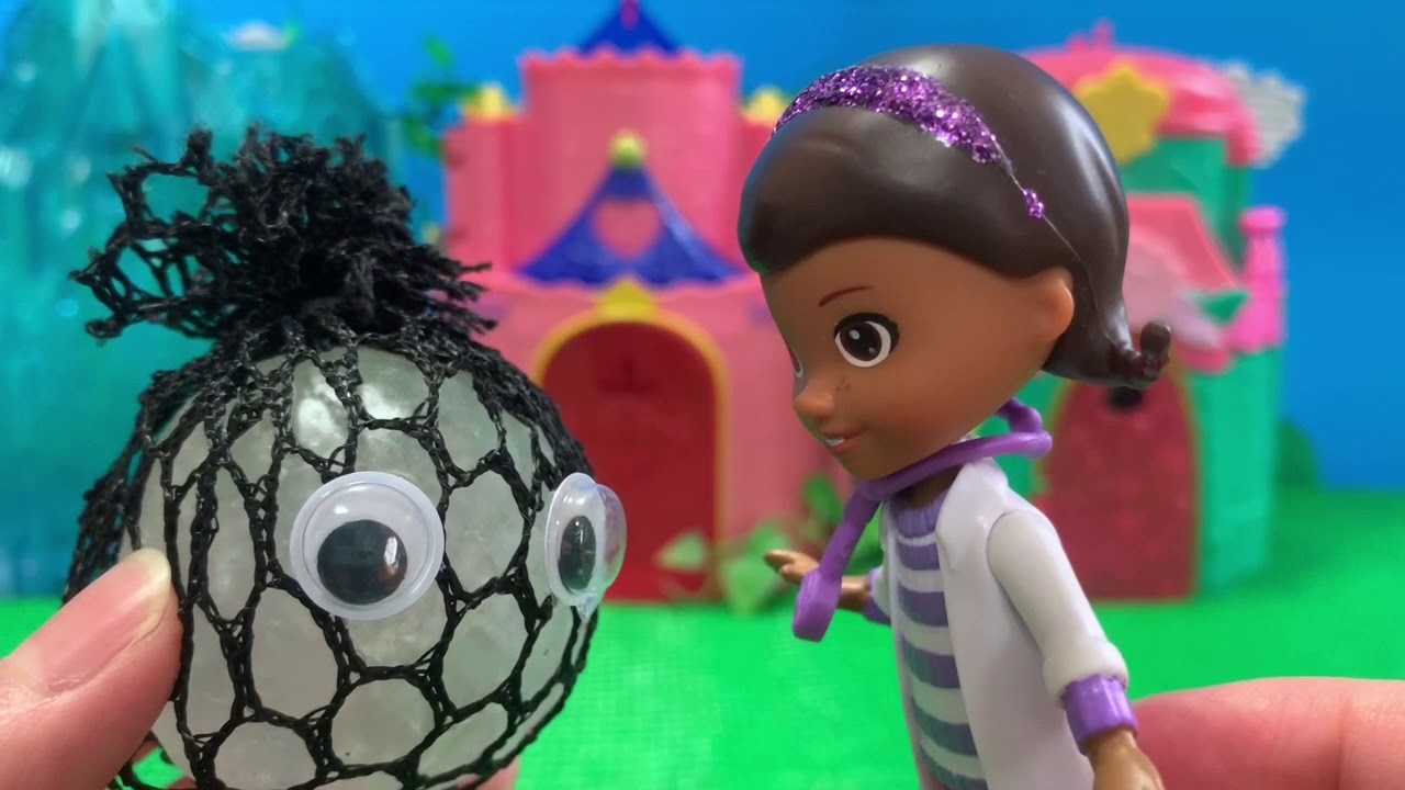 ドックはおもちゃドクター みんな違うから面白いんだよ スクイーズ村のボンボンを診察 おもちゃアニメ Doc Mcstuffins Toy Animation Youtube
