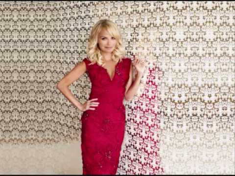 Kristin Chenoweth - "The Christmas Waltz"