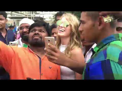 Selfie Rampage In Mumbai, India