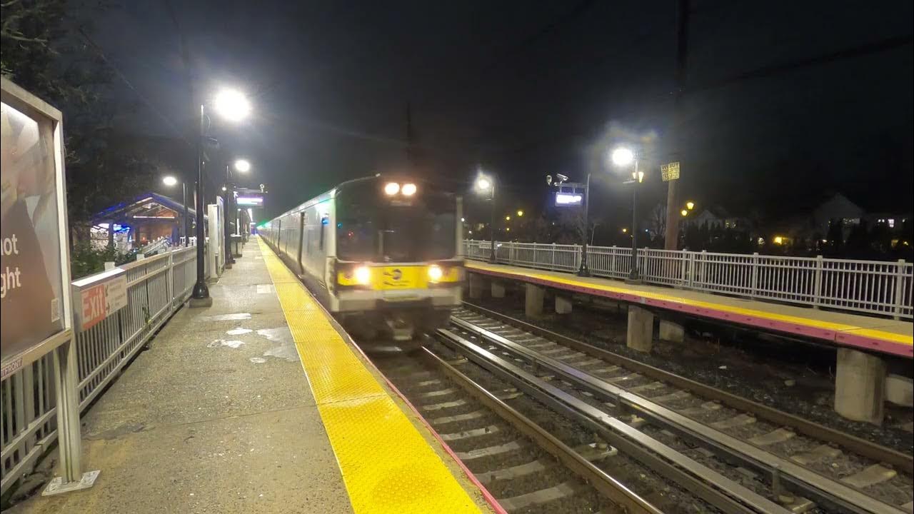 LIRR N7 to Ronkonkoma stops at Farmingdale Train Station on a cool