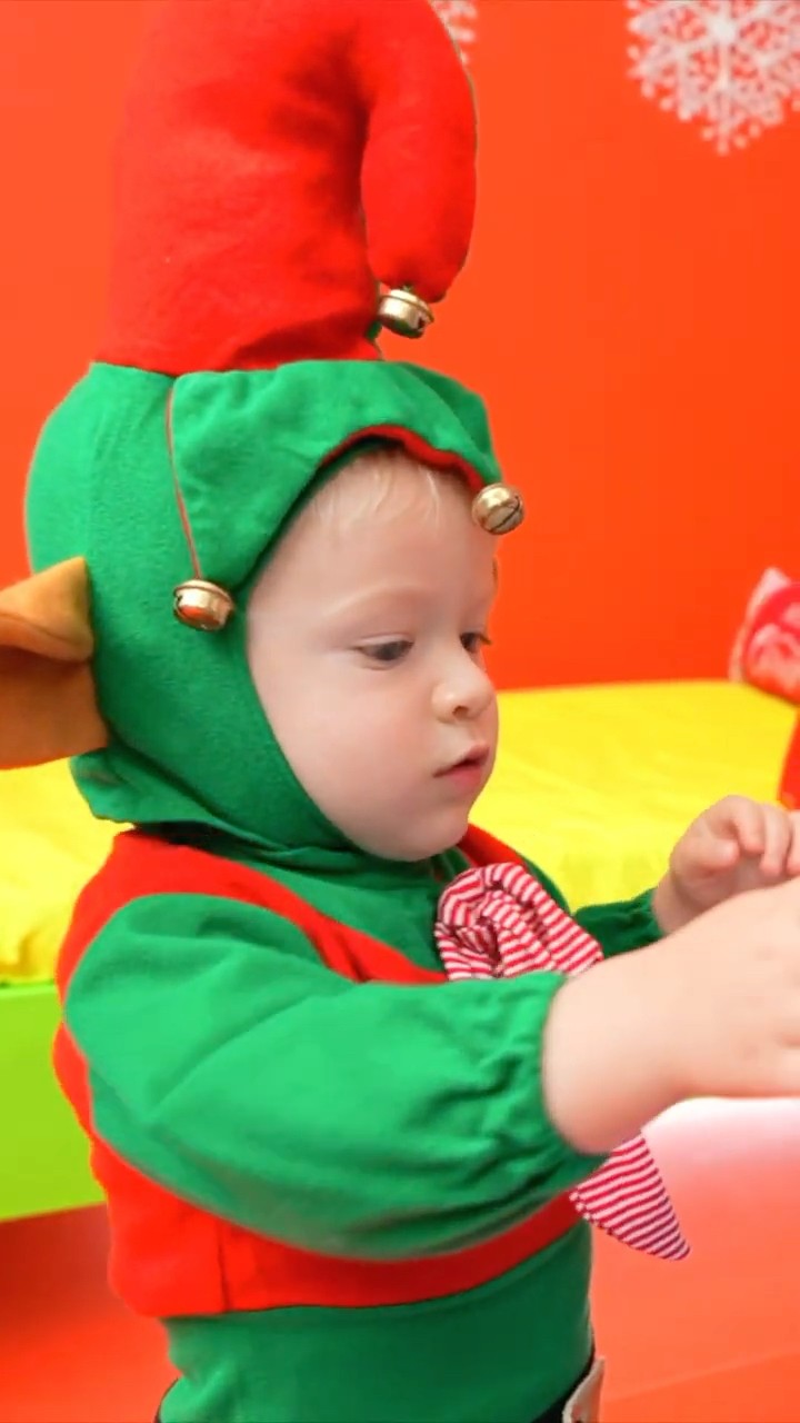CHRISTMAS vs Halloween Challenge! Which Holiday Is Better?