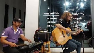 Download Lagu Sayap Ilusi (Aweera) Live Busking At Ayam Kampung Berapi Eco Ardence MP3 Download Lagu Sayap Ilusi (Aweera) Live Busking At Ayam Kampung Berapi Eco Ardence MP3