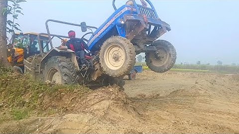 Powertrac 439 DS is Stuck in dry Mud | JCB 3dx Loading soil in Trolley