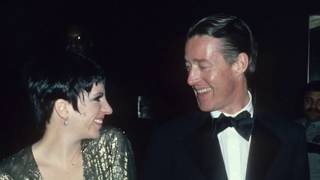 Liza Minnelli sings to Halston