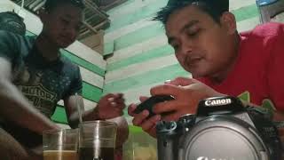 Status WA panas melihat dia jalan sama orang lain.