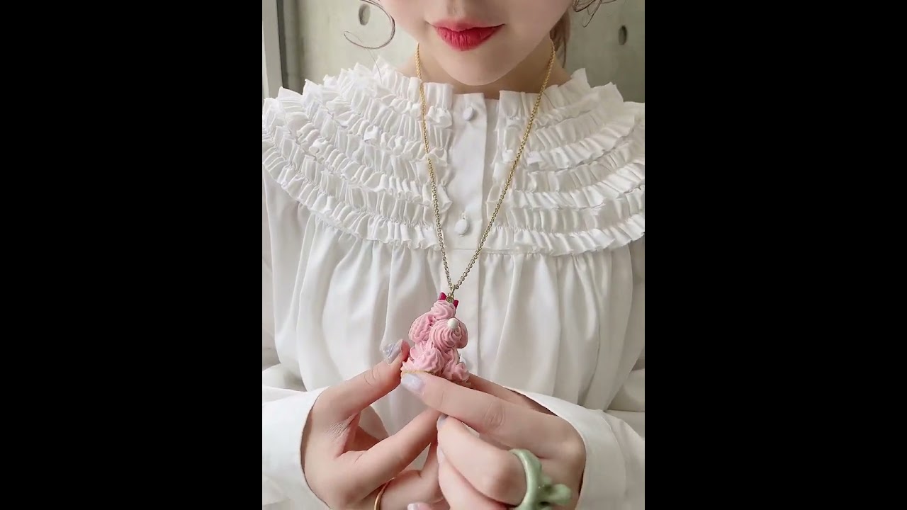 フリルクリーム スモールフープピアス（ピンク） | Q-pot. ONLINE SHOP