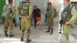 İsrailli Asker 5 Yaşındaki Çocuğu Tutukladı
