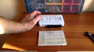Building an RC circuit with NI myDAQ