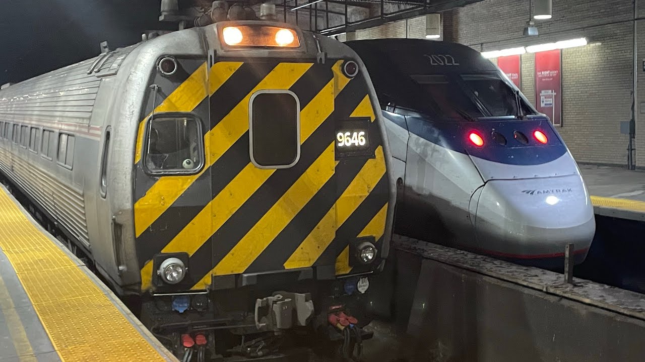 Час пик на станции Ньюарк-Пенн. За час можно многое увидеть. 05.01.23