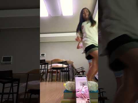 우리집에서 윤이랑(연이는 영상통화로😁)#유행챌린지 #dancecover #댄스챌린지 #댄스커버 #연이윤이의 춤댄스#춤추는 밍싱이의 커버댄스