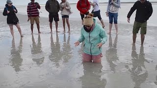 How to escape quicksand at Mont Saint Michel in France (with caption)
