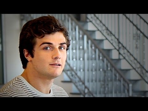 Video: Beau Mirchoff Bersih Bernilai