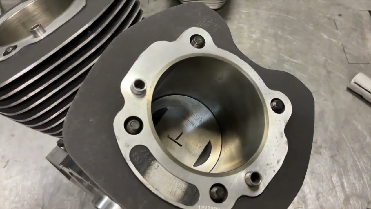 Twin Cam 96 - montaż tłoków, pierścieni i cylindrów