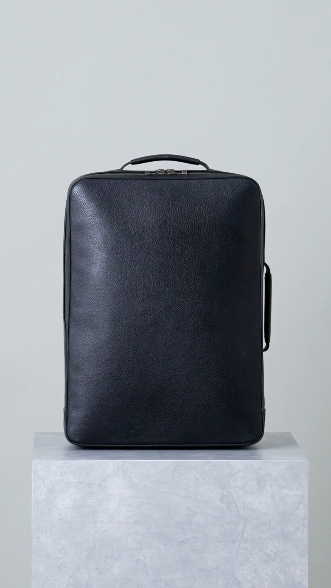 売り切り最終値下げ　マザーハウス　ザダンバックパック（濃紺） Zadan Backpack – マザーハウス 公式サイト