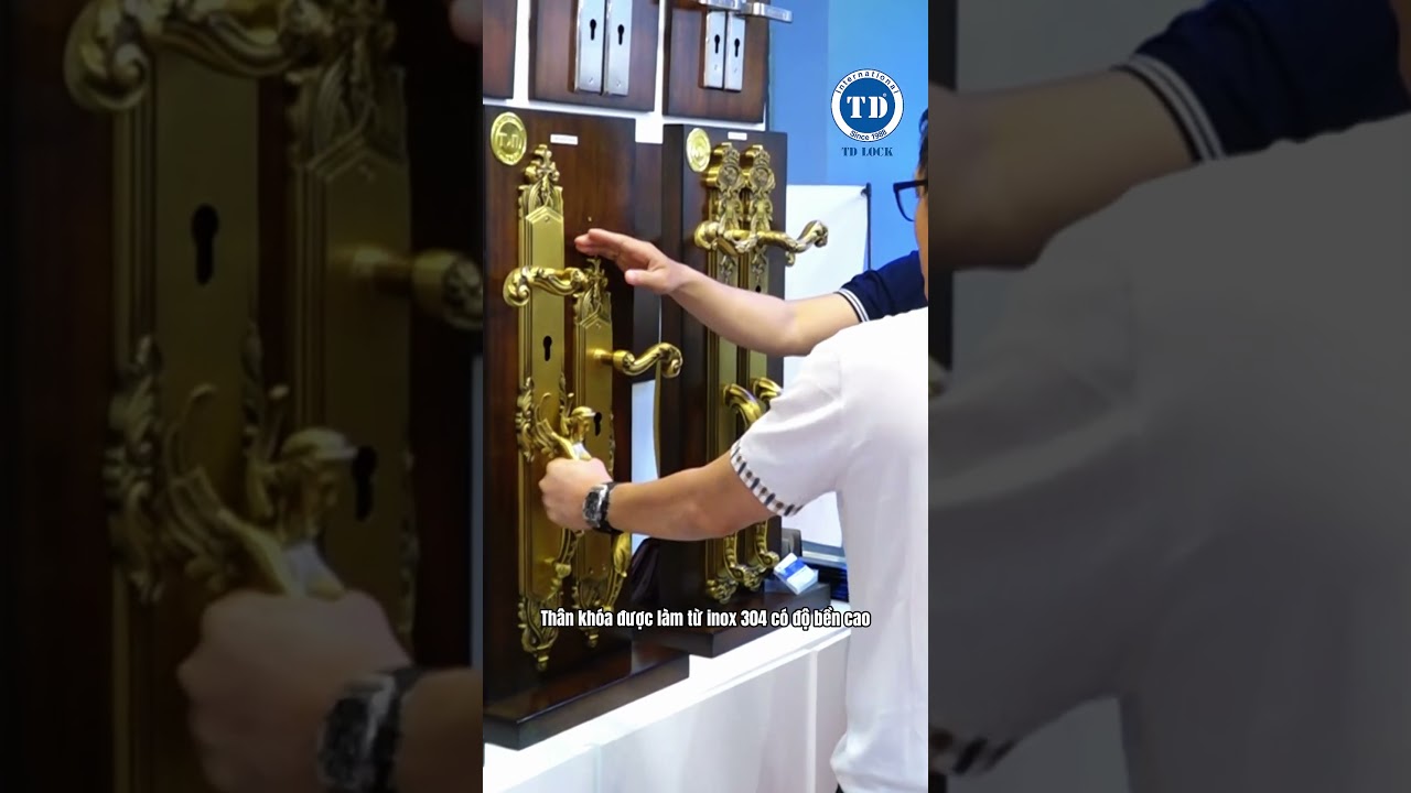 #shorts KH&Oacute;A SẢNH ROMA PHI&Ecirc;N BẢN THẦN VỆ NỮ | KH&Oacute;A CỬA TD