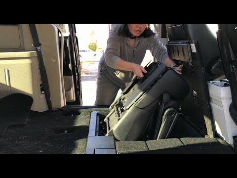 Wideo: 3 sposoby na siedzenie w samochodzie bez bólu pleców