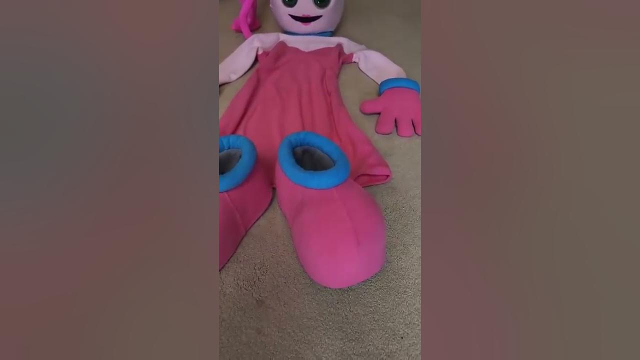 Would you ever buy a Mommy Long Legs costume like this one? : r/FallGuysGame