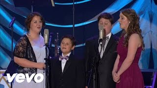 Holy Is the Lord / Holy, Holy, Holy (Medley) [Live] - David Phelps and family chords