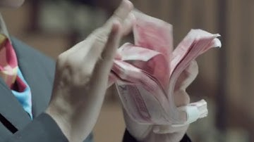 Bank clerks show amazing counting skills in hot new anti-corruption drama