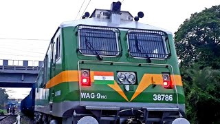 WAG9HC 38786 UNIQUELY SILVER/GREEN/YELLOW/GREEN FREIGHT ENGINE RESTS AT YARD screenshot 5