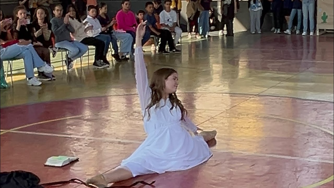 Dança cristã (Lindo momento Julliany souza)