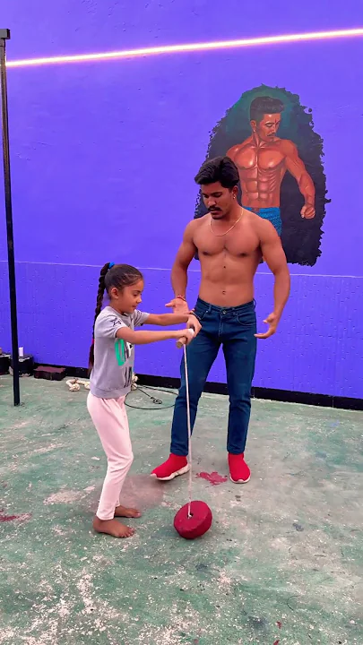 Can you tell whose style is this? ??? #shortvideo #funnyvideo