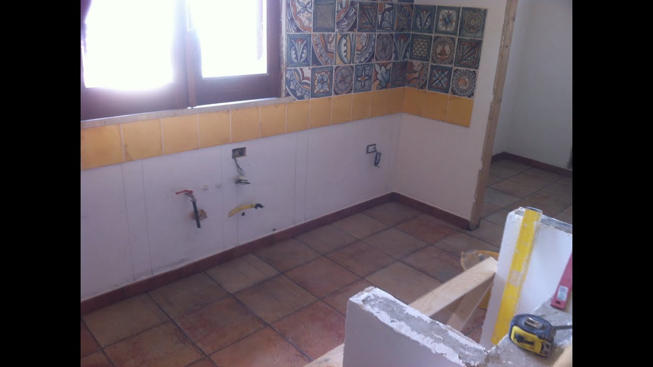 Cucina in muratura con piastrelle antiche youtube Cucine antiche in muratura