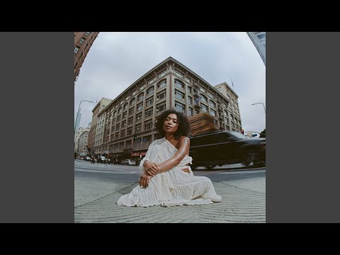 UMI - moonlit room