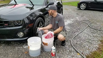 How to wash a car safely - 2 Bucket Method
