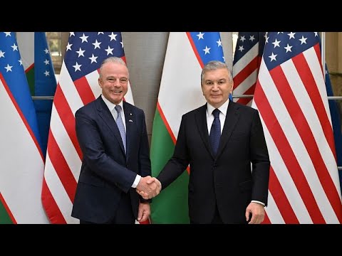 Trump praises “great deal” as Uzbekistan purchases Boeing Dreamliners