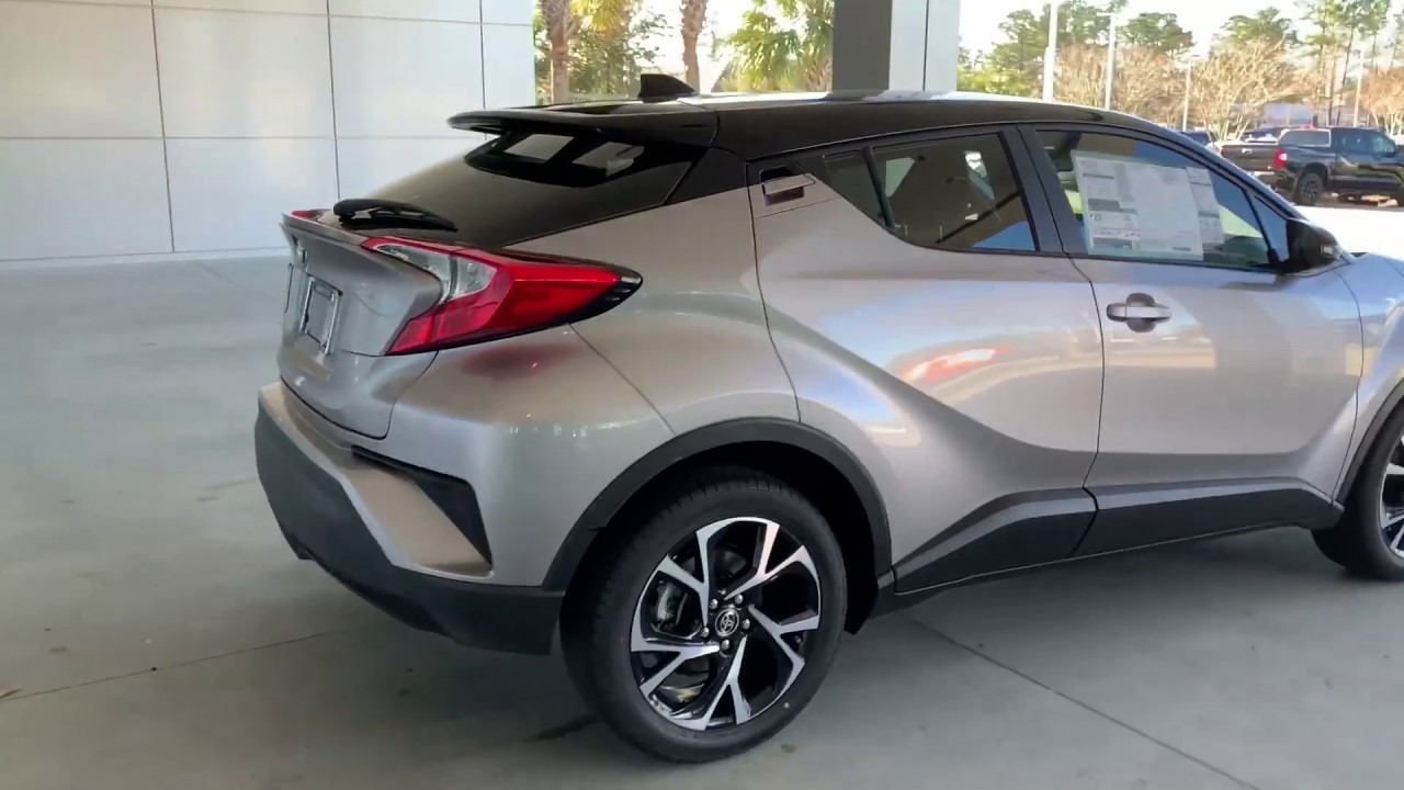 Closer look into 2019 Toyota C-HR XLE - YouTube